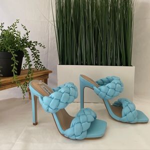 Steve Madden heels Size 7.